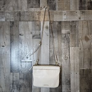 EUC Fossil pebble leather Light Beige-Grey Crossbody + Wallet